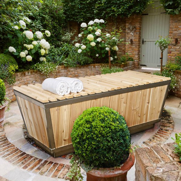LeisureCraft Polar Outdoor Cold Plunge Tub
