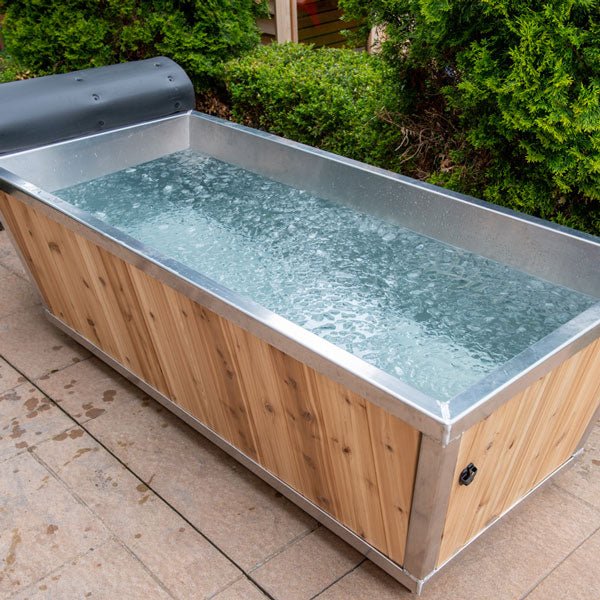 LeisureCraft Polar Outdoor Cold Plunge Tub