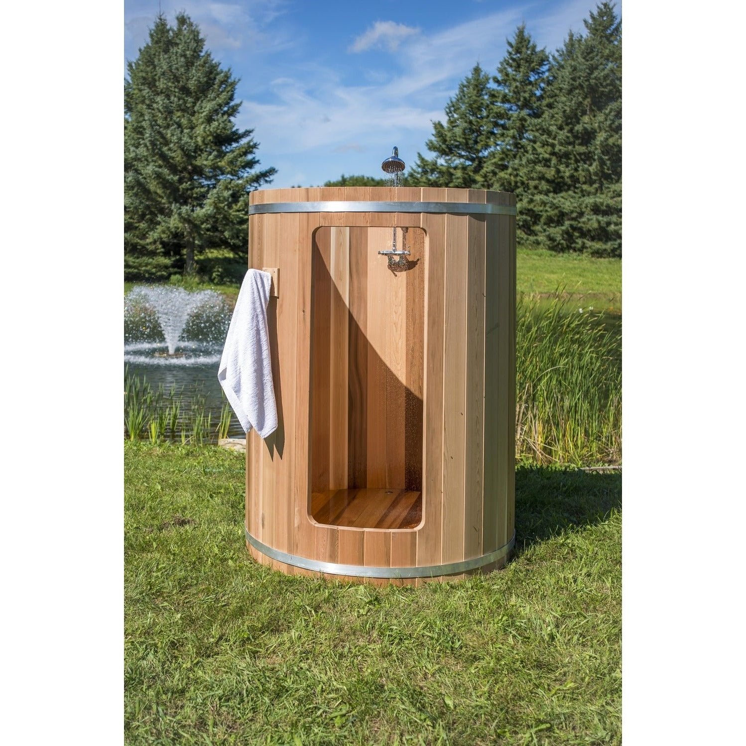 LeisureCraft Rainbow Outdoor Shower